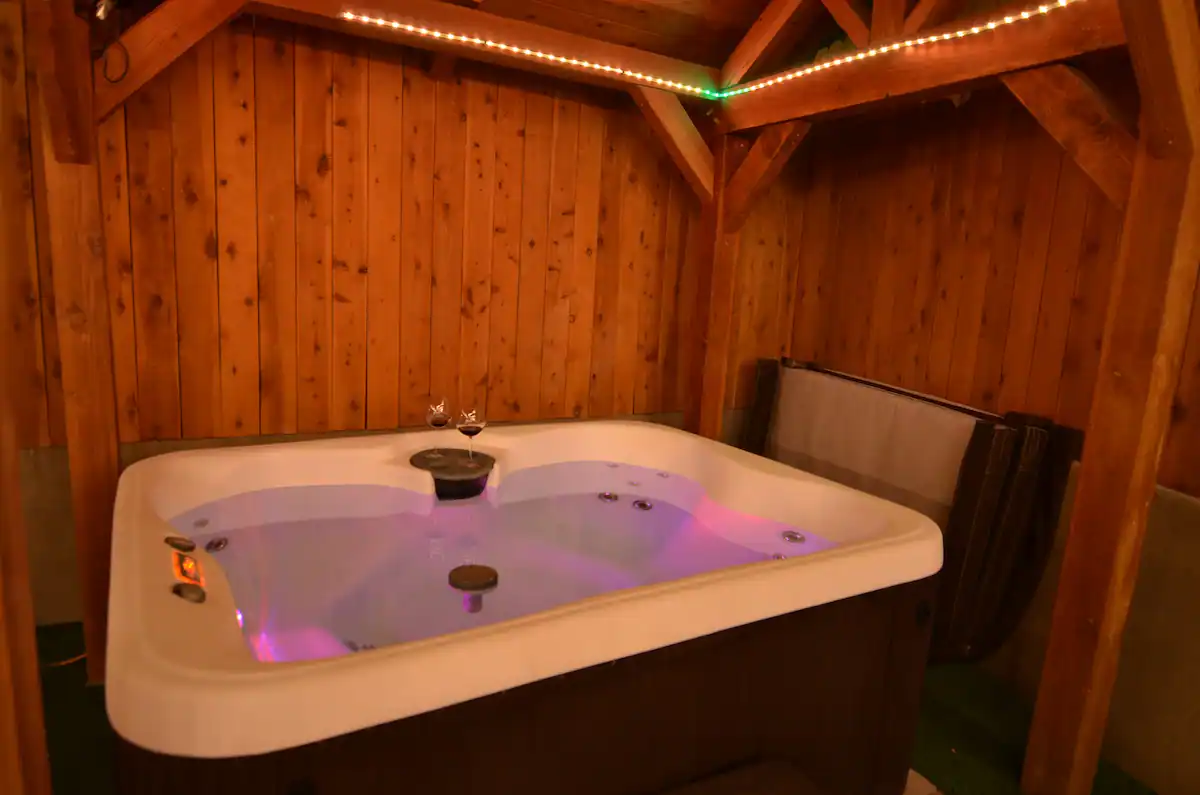 Jacuzzi for 4 people